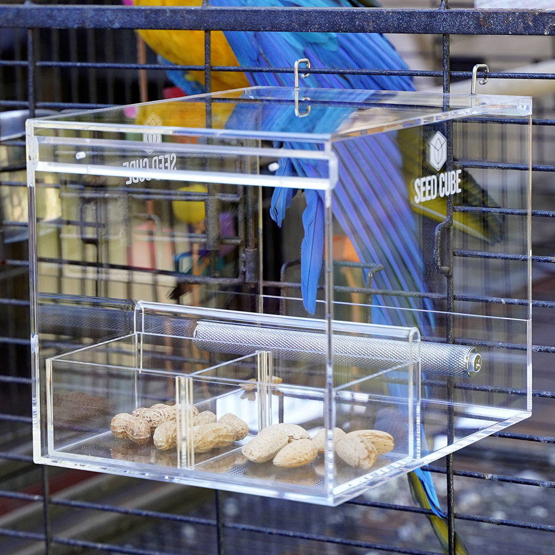 Designed for less waste and easier cleaning – Seed Cube