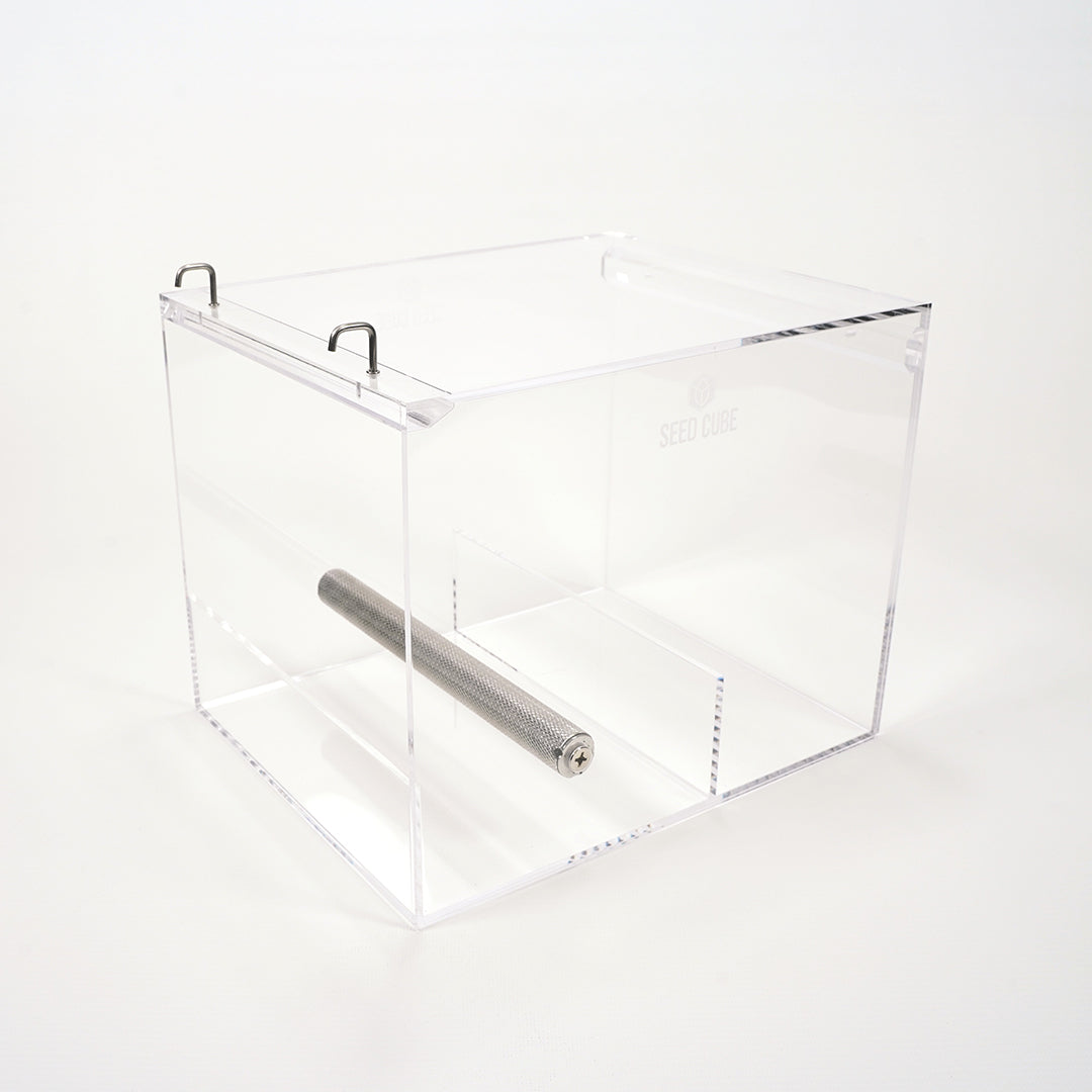 UV-stable acrylic Large Seed Cube for long-lasting bird feeding

