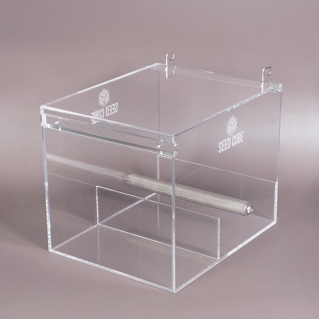 Complete bird feeding system for large birds – Seed Cube