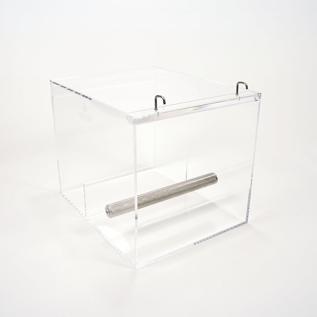 No mess bird feeder for large birds - Seed Cube

